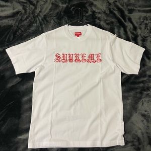 SUPREME Old English tee